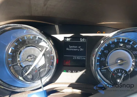 2011 Chrysler 300C z USA, uszkodzony, nr VIN 2C3CA6CT3BH559502